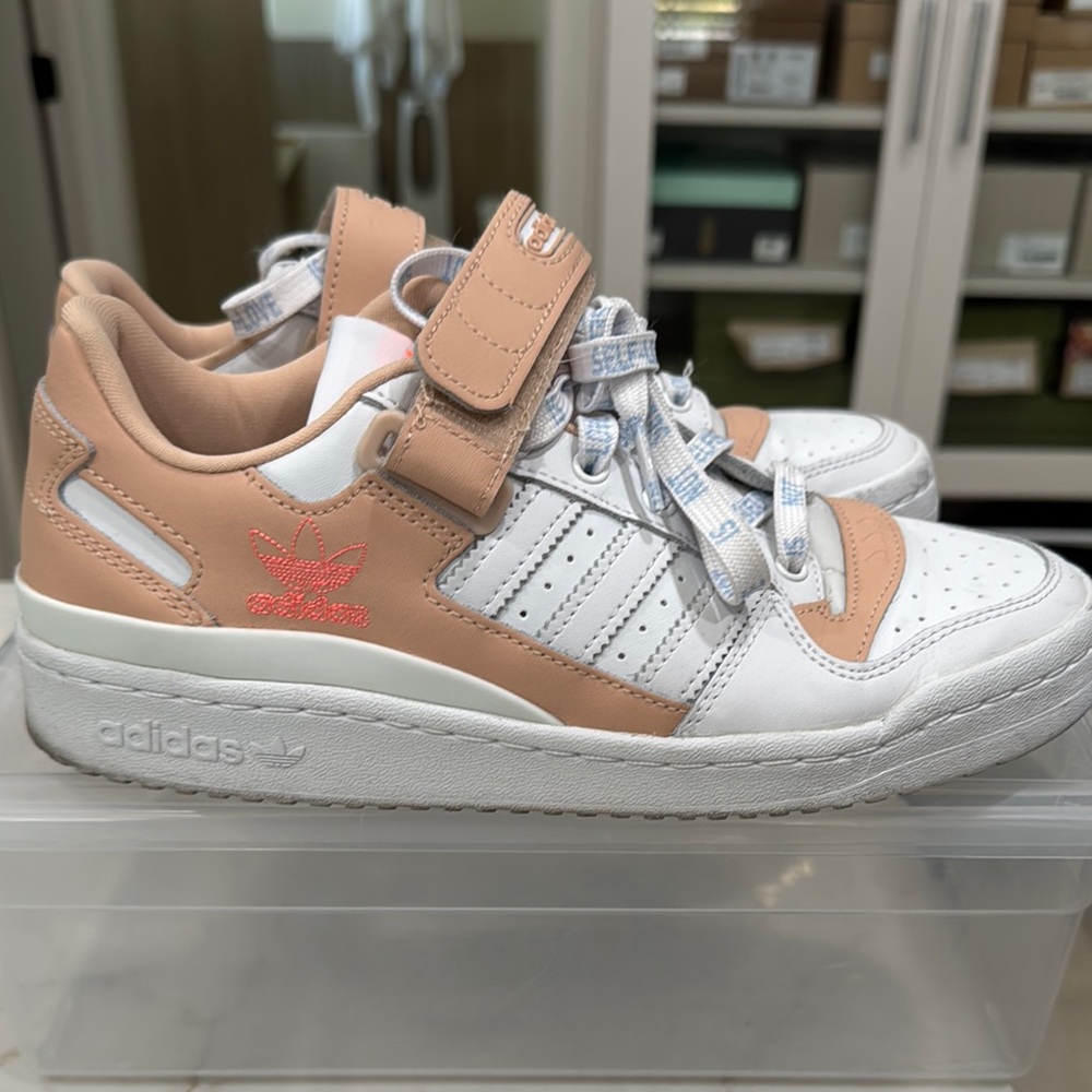 🍀Adidas sneakers